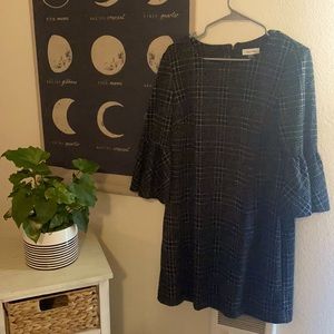 CALVIN KLEIN : Long sleeve dress w/ flare sleeves